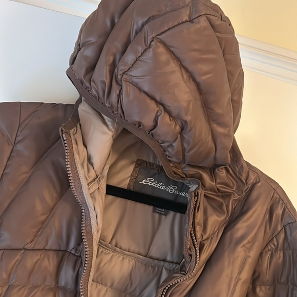 Eddie Bauer Jackets & Blazers - Eddie Bauer winter puffer jacket women’s size S